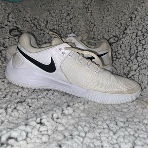 Nike Zoom HyperAce 2